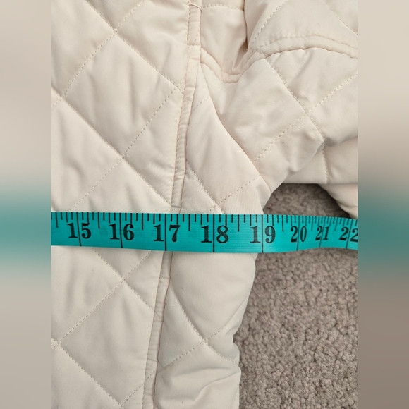 RALPH LAUREN Women's Cream Quilted Lightweight Puffer Jacket. Size medium - Picture 13 of 13